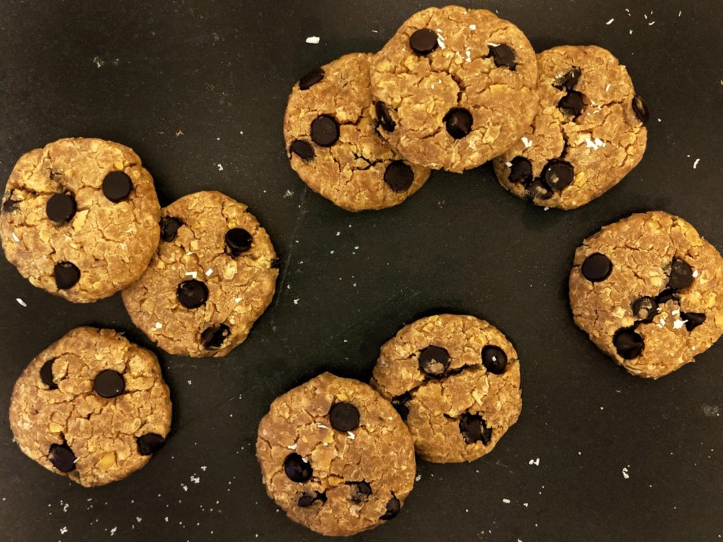 Healthy Flourless Peanut Butter Chocolate Chip Chickpea Cookies made with no sugar, oil or flour or dairy! An easy treat packed with protein and fiber that’s super delicious too!