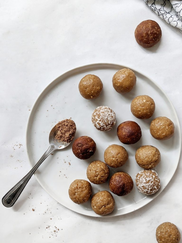 No bake Banana Bread Freezer Protein Balls that taste just like your favorite breakfast loaf, but ready in 15 minutes, and that too with a protein boost! Made with collagen and peanut butter powder, its a low fat treat that’s perfect post-workout or as a snack.