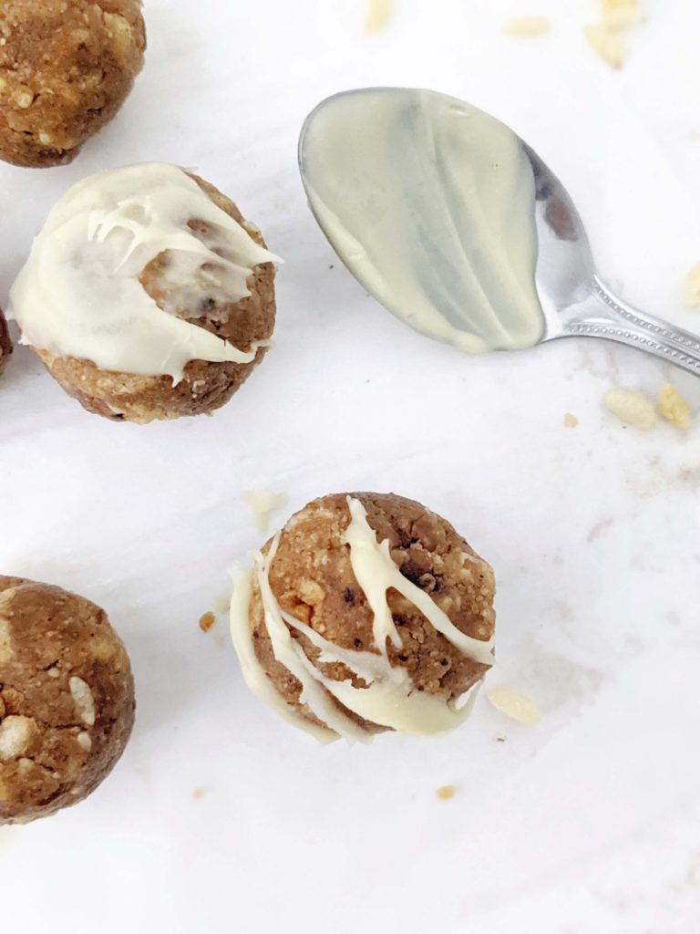 Crunchy and chewy Caramel Protein Balls with almond butter and crunchy cereal. Salted Caramel and almond protein balls are sweetened with protein power and use almond flour; A gluten free and vegan energy ball recipe!