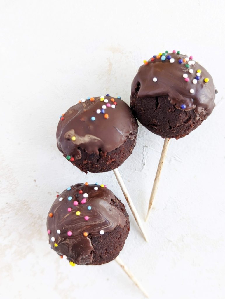 Guilt free Chocolate Protein Cake Pops with a protein chocolate cake, frosting and sugar free chocolate! These homemade chocolate protein powder cake pops are healthy, low calorie, low fat, gluten free and Vegan too!