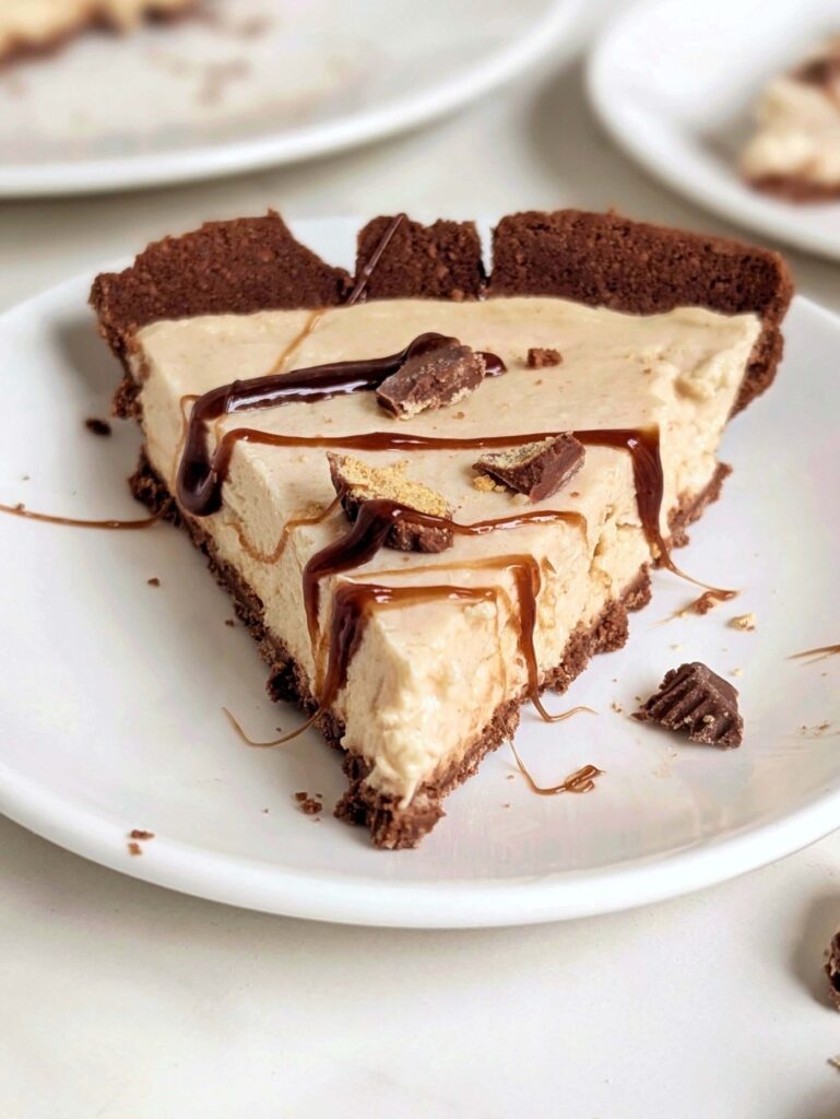 Healthy Peanut Butter Protein Pie with 5 ingredients only.