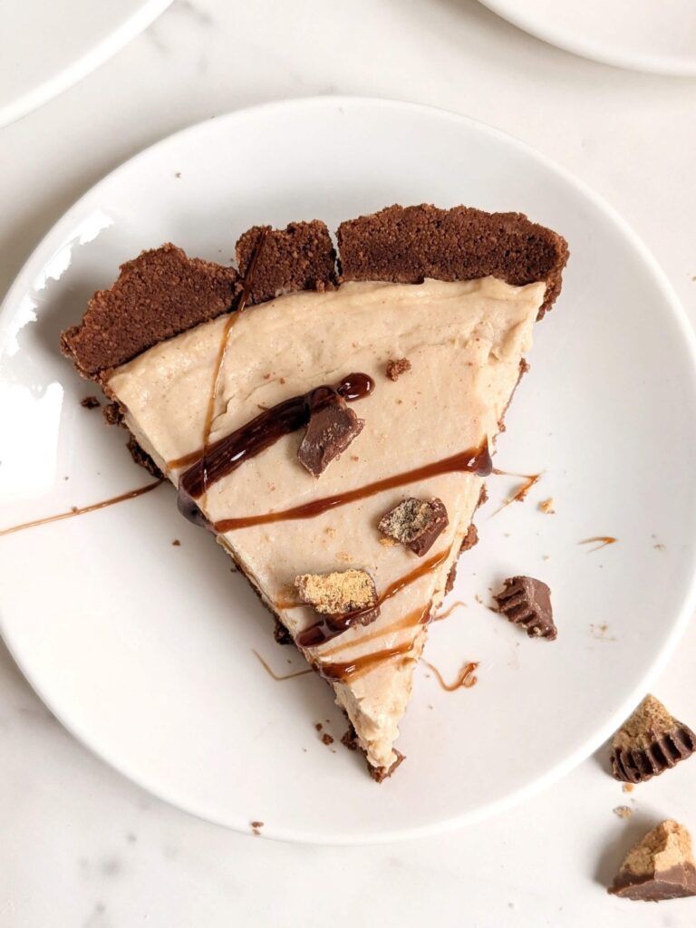 Healthy Peanut Butter Protein Pie with 5 ingredients only.