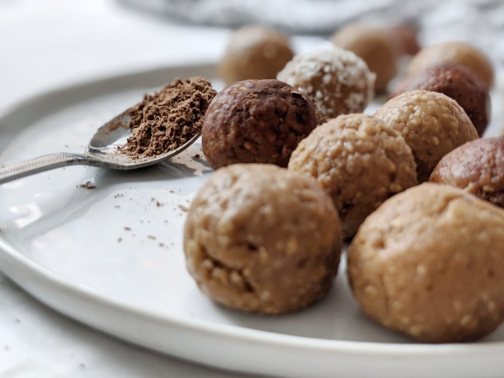 Made with peanut butter powder like pb2, these peanut butter banana energy balls have protein and pb flavor but are still low fat and high protein energy bites!