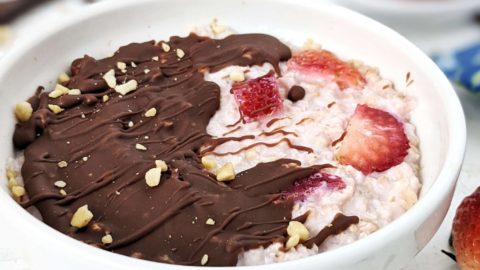 Dark Chocolate Strawberry Overnight Oats - rachLmansfield