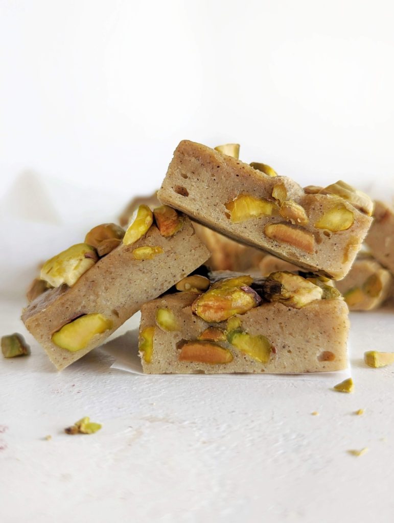 Flavor-packed Cardamom Pistachio Protein Bars for a healthy sweet post-workout treat. These cardamom pistachio bars are sugar-free, oil-free, low fat, low calorie and give a great boost of energy!