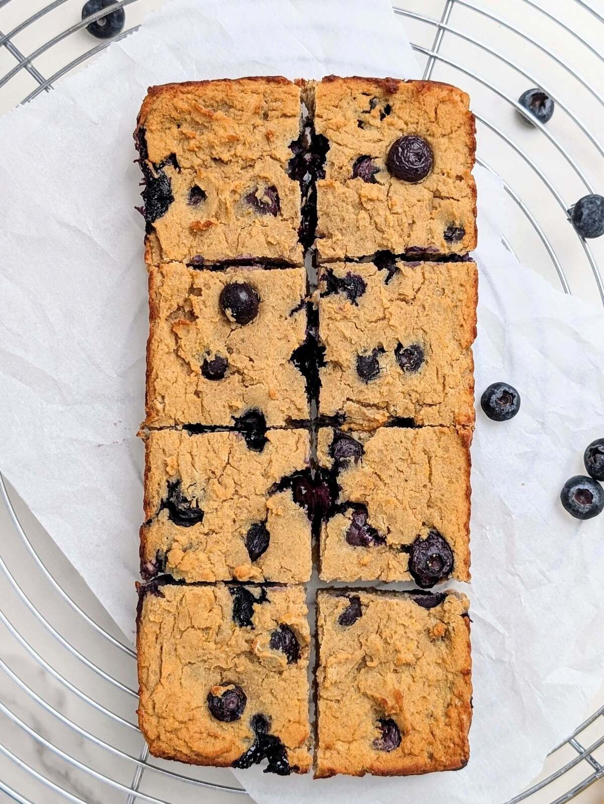 Perfect Lemon Blueberry Protein Bars packed with fresh blueberries, zesty lemon flavor, and still low carb, low fat, low sugar and gluten free! It’s even got a plant-based lemon lemon blueberry protein powder!